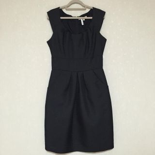 ビーシービージーマックスアズリア(BCBGMAXAZRIA)の未使用 BCBG♡︎ブラックドレス(ひざ丈ワンピース)