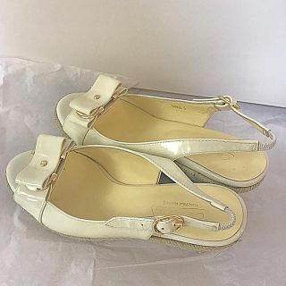 オデットエオディール(Odette e Odile)の新品 オデット エ オディール ホワイトサンダル(サンダル)