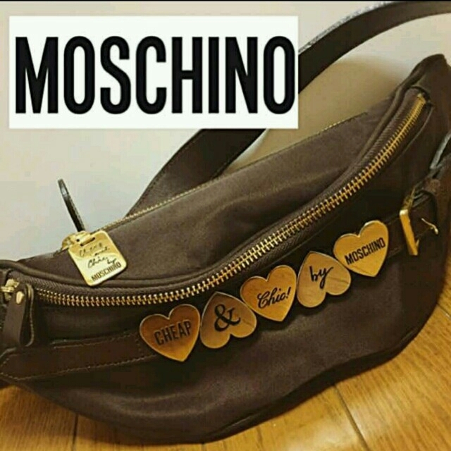 MOSCHINO(モスキーノ)の★ MOSCHINO ウエストポーチ バッグ レディースのバッグ(ボディバッグ/ウエストポーチ)の商品写真