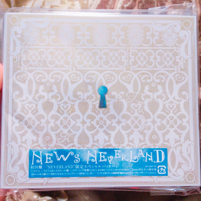 NEWS(ニュース)の鍵･ポストカード･銀テ付き！NEWS NEVERLAND アルバム エンタメ/ホビーのCD(その他)の商品写真
