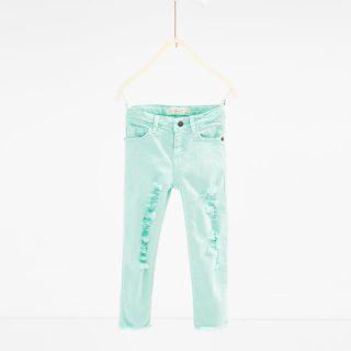 ザラキッズ(ZARA KIDS)の【新未タグ付】ザラ クラッシュカラージーンズ(パンツ/スパッツ)