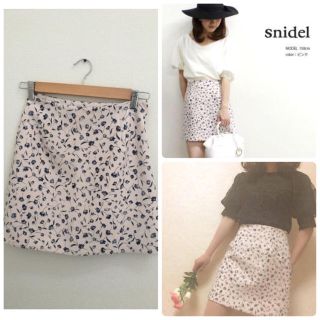 スナイデル(SNIDEL)のsnidel * 小花柄スクエアスカート(ミニスカート)