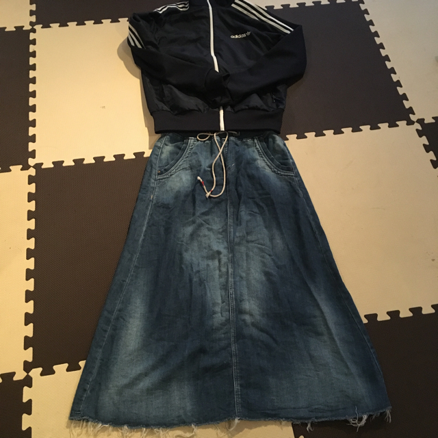 デニムロングスカート 切りっぱなし レディースのパンツ(デニム/ジーンズ)の商品写真