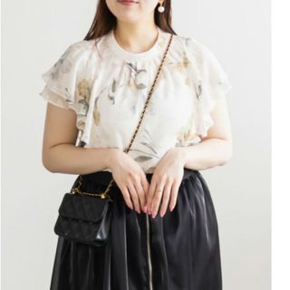 クレット(clette)のclette ジャガード花柄フリルブラウス 半袖　黄色　白　ブラウス　4L(シャツ/ブラウス(半袖/袖なし))