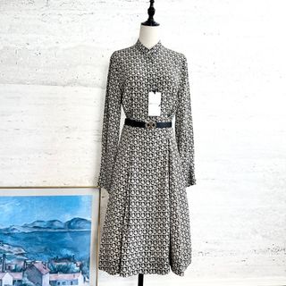 サルヴァトーレフェラガモ(Salvatore Ferragamo)の未使用★SalvatoreFerragamo★本革ベルト付★シルク★ワンピース(ロングワンピース/マキシワンピース)