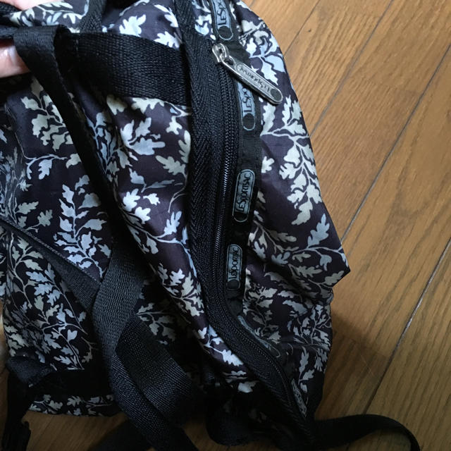 LeSportsac(レスポートサック)の花柄リュック レスポートサック るるる様専用 レディースのバッグ(リュック/バックパック)の商品写真