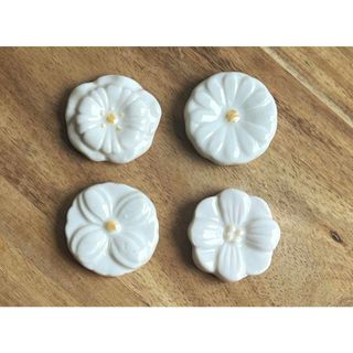 【新品】お花の箸置き(4つ)(テーブル用品)