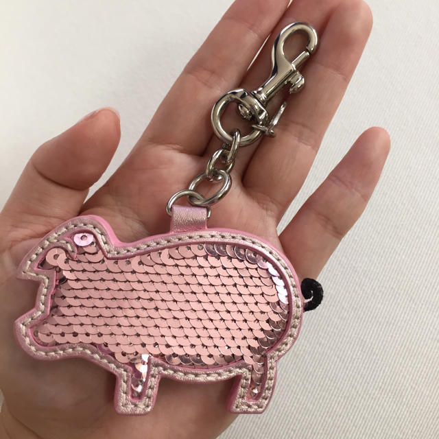 COACH(コーチ)のCoach チャーム ブタ pig ハンドメイドのファッション小物(バッグチャーム)の商品写真