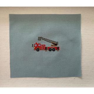 消防車　ハシゴ車　ハンドメイド　クロスステッチ完成品　はたらく車　刺繍　男の子