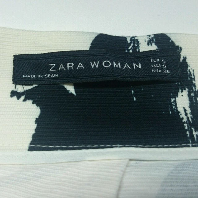 ZARA(ザラ)のミモレ丈♡花柄スカート レディースのスカート(ひざ丈スカート)の商品写真