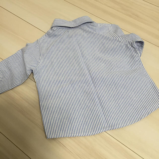 西松屋(ニシマツヤ)のシャツ男の子80 キッズ/ベビー/マタニティのベビー服(~85cm)(シャツ/カットソー)の商品写真