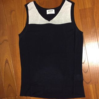 プラステ(PLST)の人気PLST 注目ネイビーノースリーブニット新品(ニット/セーター)