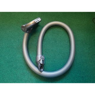 ダイソン(Dyson)のDyson ダイソン掃除機DC63（モータヘッド用）ホース　3ボタン(掃除機)