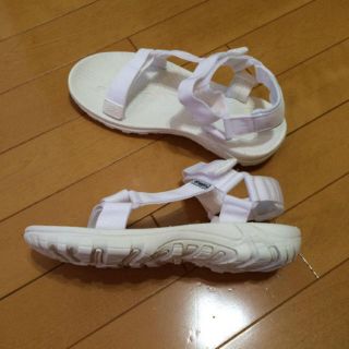 テバ(Teva)のTeva風 ホワイトサンダル(サンダル)