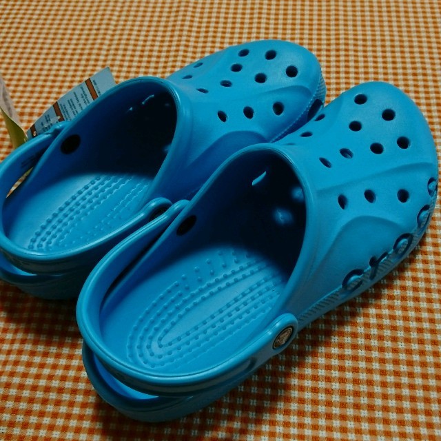 crocs(クロックス)のクロックス Baya エレクトリックブルー M6W8 レディースの靴/シューズ(サンダル)の商品写真