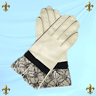 ルベルニ(LE VERNIS)の【新品】Le Vernis＊本革＊レースプリント＊ラムレザー手袋 白 クラシカル(手袋)