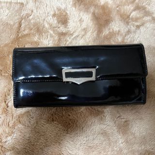 トッズ(TOD'S)の【美品】TOD'S　二つ折り財布　ブラックレザー　上質艶感　箱付き(財布)