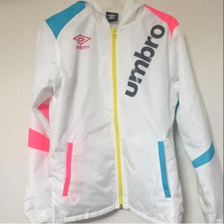 アンブロ(UMBRO)のアンブロ ウインドブレーカー 白(パーカー)