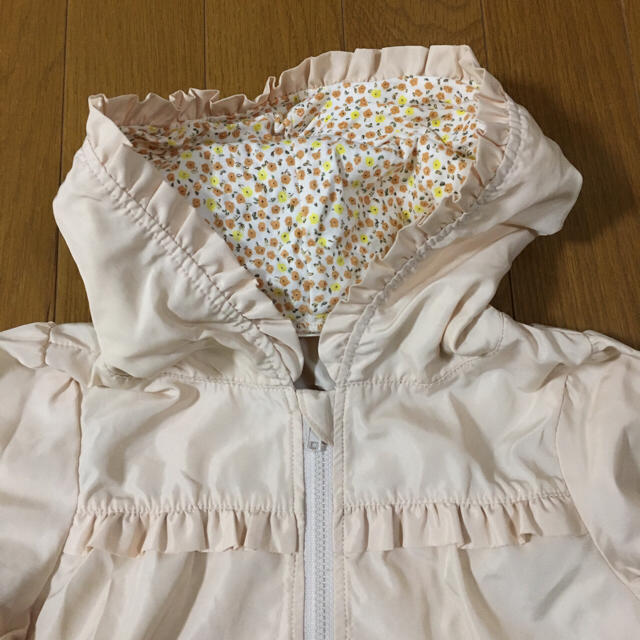 可愛い♬ベージュ×小花柄のウインドブレーカー キッズ/ベビー/マタニティのキッズ服女の子用(90cm~)(ジャケット/上着)の商品写真