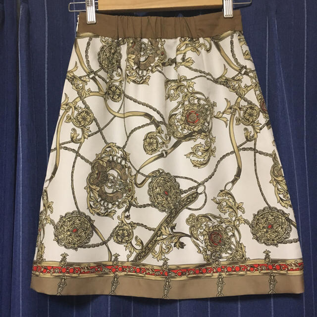 12Twelve Agenda(トゥエルブアジェンダ)のスカーフ柄スカート レディースのスカート(ミニスカート)の商品写真