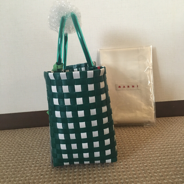 Marni(マルニ)の♡期間限定値下げ♡MARNI MARKET限定品/ミニブレイド ピクニックバッグ レディースのバッグ(かごバッグ/ストローバッグ)の商品写真