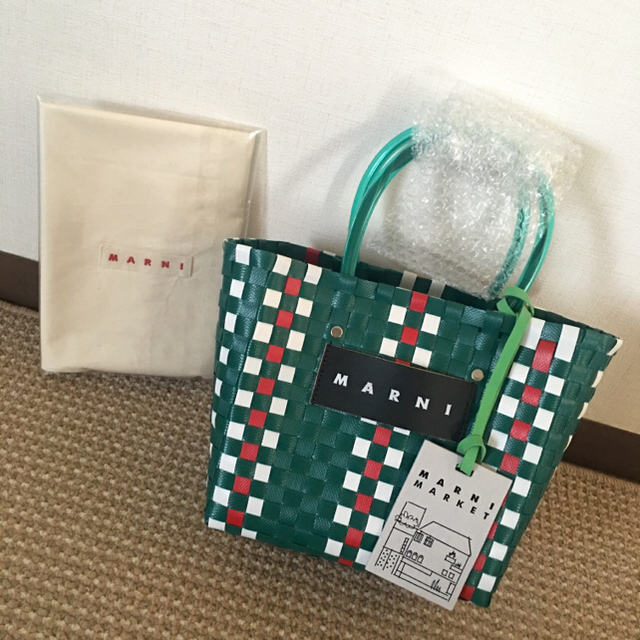 Marni(マルニ)の♡期間限定値下げ♡MARNI MARKET限定品/ミニブレイド ピクニックバッグ レディースのバッグ(かごバッグ/ストローバッグ)の商品写真