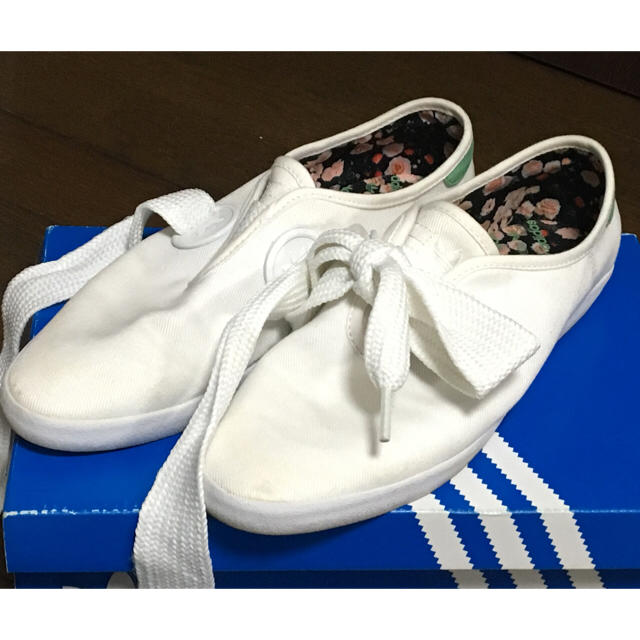 adidas(アディダス)のadidas レディースの靴/シューズ(スニーカー)の商品写真