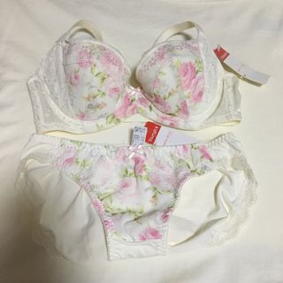 アモスタイル(AMO'S STYLE)のトリンプ アモスタイル ブラショーツセット D65(ブラ&ショーツセット)