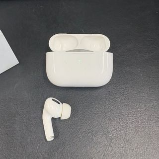 イヤホン（充電器と左側イヤホンのみ）