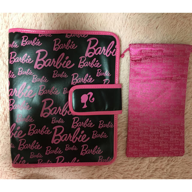 Barbie(バービー)のBarbie iPadケース スマホ/家電/カメラのスマホアクセサリー(モバイルケース/カバー)の商品写真