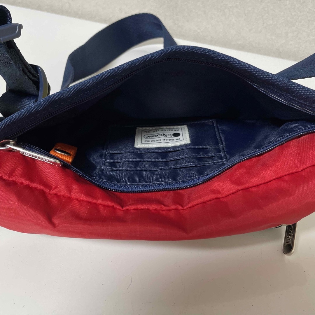 LeSportsac(レスポートサック)の美品　レスポートサックウエストポーチ　ボディバッグ  レディースのバッグ(ボディバッグ/ウエストポーチ)の商品写真