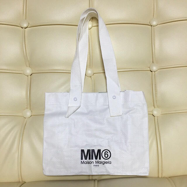 MM6(エムエムシックス)の送料込 MM6 ショップバッグ 小 レディースのバッグ(ショップ袋)の商品写真