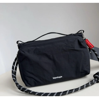 新品、未使用 Topologie ボトルサコッシュ トポロジー ショルダーバッグ