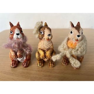 【新品】ウサギの置物(3つ)
