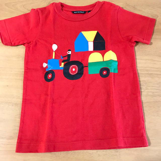 marimekko(マリメッコ)のマリメッコ赤い半袖Tシャツ100 キッズ/ベビー/マタニティのキッズ服男の子用(90cm~)(Tシャツ/カットソー)の商品写真