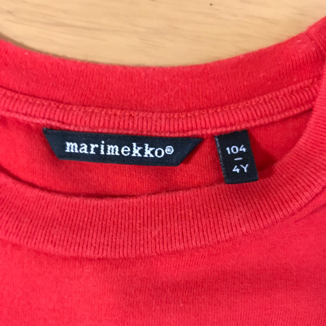 marimekko(マリメッコ)のマリメッコ赤い半袖Tシャツ100 キッズ/ベビー/マタニティのキッズ服男の子用(90cm~)(Tシャツ/カットソー)の商品写真