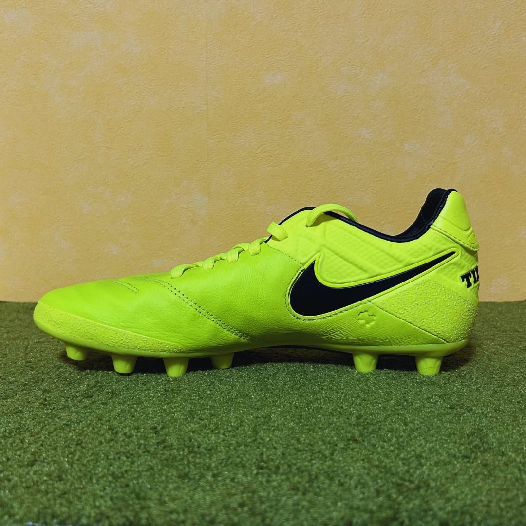 NIKE - 新品 サッカースパイク ナイキ ティエンポ レガシー HG