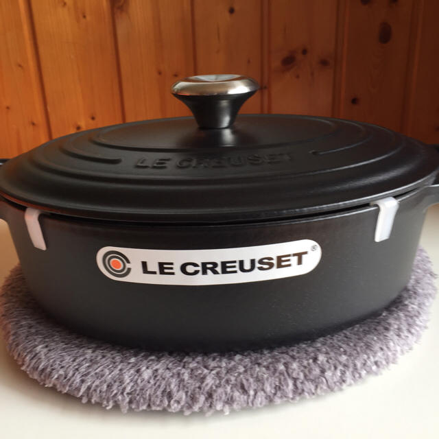 LE CREUSET(ルクルーゼ)の専用です。 ル・クルーゼ   オーバル 27cm インテリア/住まい/日用品のキッチン/食器(鍋/フライパン)の商品写真