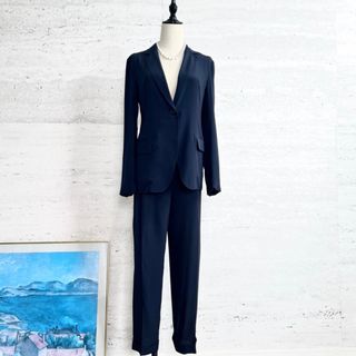 サルヴァトーレフェラガモ(Salvatore Ferragamo)の美品★Salvatore Ferragamo★シルク★セットアップ★パンツスーツ(スーツ)