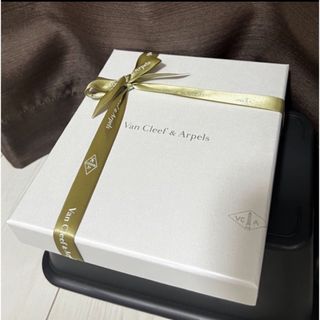 [新品]ヴァンクリーフ&アーペル　ネックレスケース