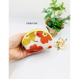 ミニポーチ⭐︎北欧風の花柄＆ハート（オレンジ）小銭入れ　イヤフォンケース