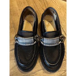 トーガプルラ(TOGA PULLA)のtoga pulla ローファー 36 メッシュ　メタル　ブラック　シルバー(ローファー/革靴)