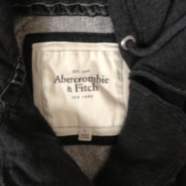 Abercrombie&Fitch(アバクロンビーアンドフィッチ)のアバクロ パーカー レディースのジャケット/アウター(ブルゾン)の商品写真