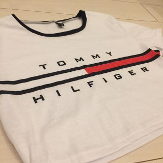 トミーヒルフィガー(TOMMY HILFIGER)のTOMMY HILFIGER ヘソ出しトップス(カットソー(半袖/袖なし))