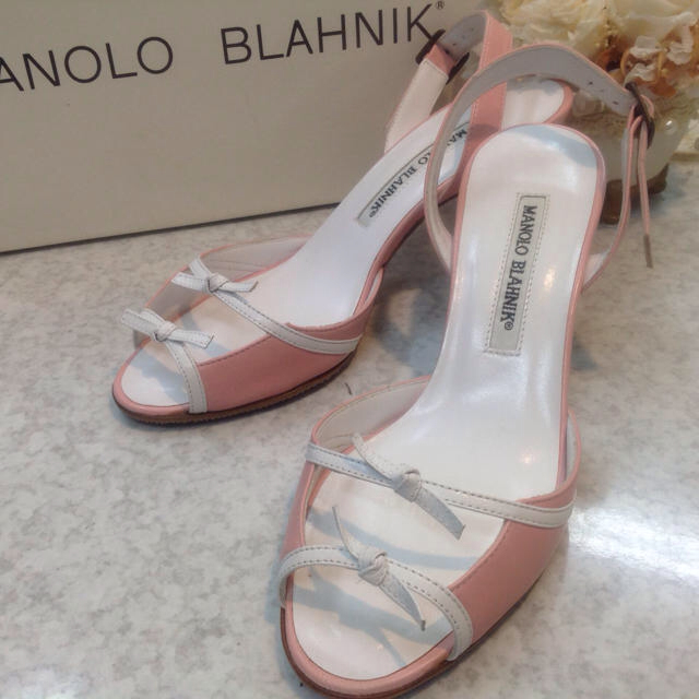 新品♡リボンサンダル！マノロブラニク