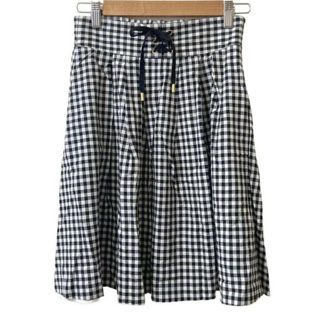 BLUE LABEL CRESTBRIDGE(ブルーレーベルクレストブリッジ)のBLUE LABEL CRESTBRIDGE(ブルーレーベルクレストブリッジ) スカート サイズ38 M レディース美品  - 白×黒 ひざ丈/チェック柄 レディースのスカート(その他)の商品写真