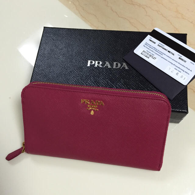 PRADA(プラダ)の未使用 プラダサフィアーノ 長財布 レディースのファッション小物(財布)の商品写真