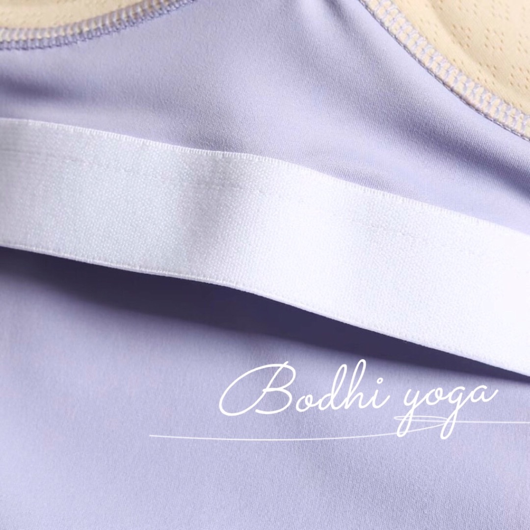 グレーMサイズ カップ付きタンクトップ ヨガウェア ブラトップ スポーツブラ レディースのトップス(タンクトップ)の商品写真