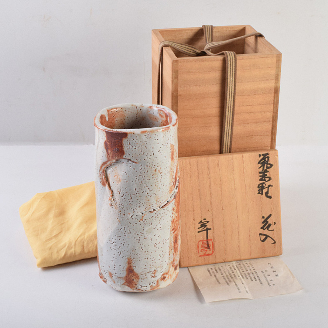 人間国宝　加藤卓男作　鼠志野　花入　共箱　V　R9232 人間国宝 加藤卓男作 鼠志野 花入 共箱 V R9232 - メルカリ