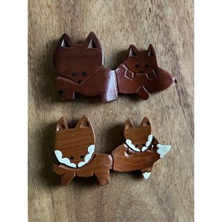 【新品】木製　キツネの箸置き(2つ)(テーブル用品)
